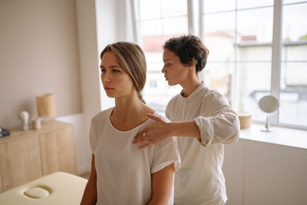 Ostéopathie douce : principes et limites